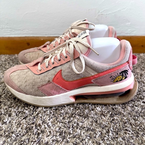 Nike Shoes - Nike Air Max Pre-Day Sun Club womans Size 7.5